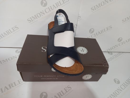 BOXED PAIR OF PAVERS FAUX LEATHER SANDALS IN NAVY UK SIZE 7