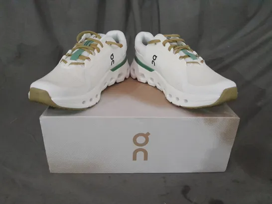 BOXED PAIR OF ON CLOUDRUNNER 2 SHOES IN WHITE/GREEN UK SIZE 10.5