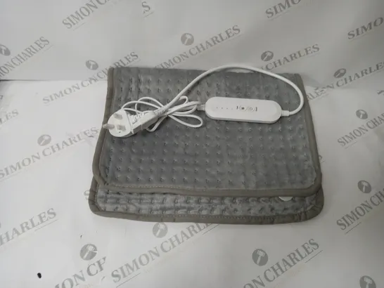 BOXED HEATED PAD IN GREY 40 X 60 CM