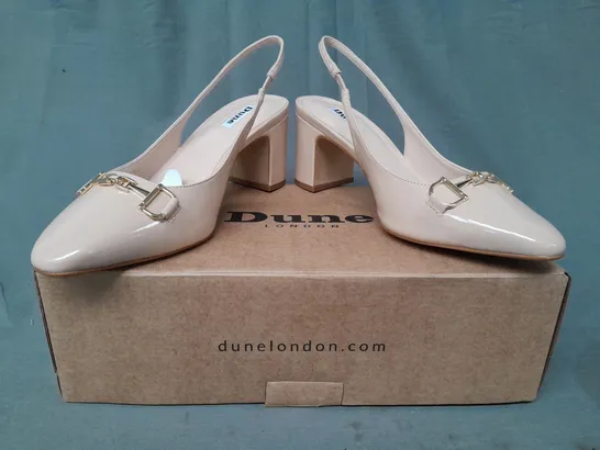 BOXED PAIR OF DUNE LONDON CLOSED TOE BLOCK HEEL SANDALS IN BLUSH SIZE 6