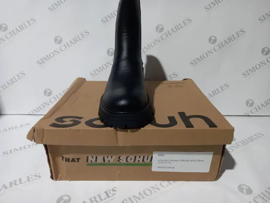 BOXED PAIR OF SCHUH CHUNKY CHELSEA BOOTS IN BLACK UK SIZE 5