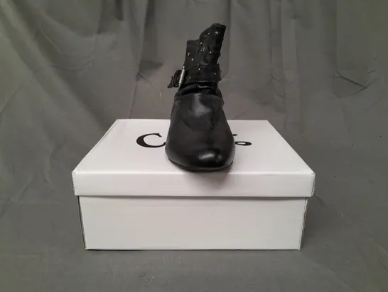 BOXED PAIR OF CUTIE OT SHOES IN BLACK W. STUD EFFECT SIZE 4