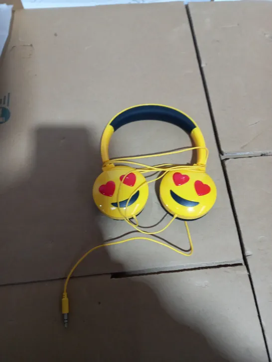 WIRED YELLOW EMOJI HEADPHONES 