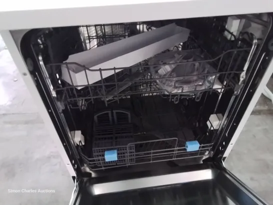 HISENSE FREESTANDING FULL SIZE DISHWASHER WHITE HS622E90WUK