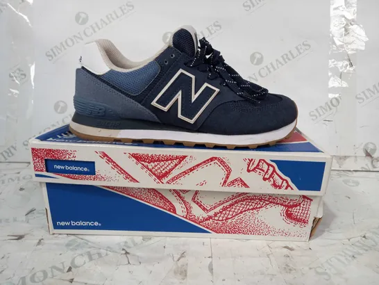 BOXED PAIR OF NEW BALANCE TRAINERS IN BLUE UK SIZE 7.5