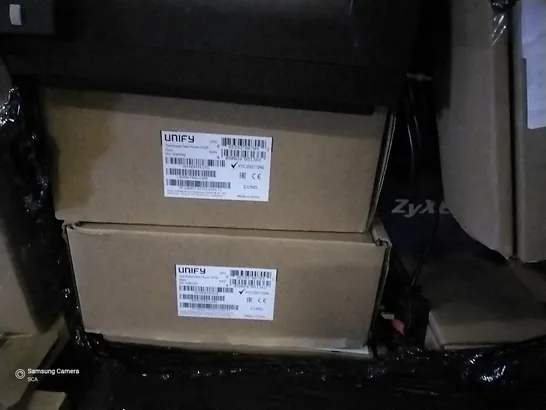 PALLET OF ASSORTED ITEMS TO INCLUDE UNIFY OPENSCAPE DESK PHONE, ZYXEL ROUTER