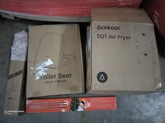 PALLET OF ASSORTED ITEMS INCLUDING TOILET SEAT, ACEKOOL AIR FRYER, LED METEOR LIGHT, TOPSTRONG MULTI-FUNCTIONAL FOOD PROCESSOR, BOOMJOY TELESCOPIC FLOOD SQUEEGEE 