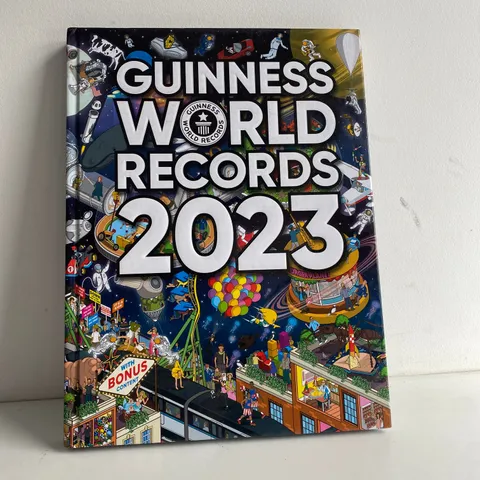 8 X GUINESS WORLD RECORDS 2023 BOOK