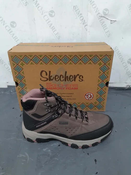 SKECHERS MEMORY FOAM SIZE 6 BROWN/PINK WALKING BOOTS 