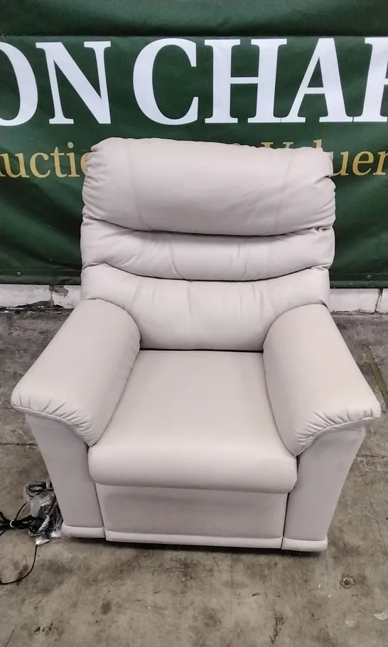 QUALITY BRITISH DESIGNED & MANUFACTURED G PLAN MALVERN POWER RECLINER CHAIR OXFORD PUTTY LEATHER