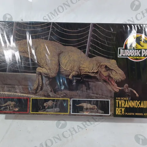 BOXED JURASSIC PARK 1/35 SCALE TYRANNOSAURUS REX PLASTIC MODEL KIT