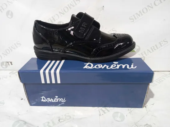 BOXED PAIR OF DONEMI VELCRO STRAP SHOES IN BLACK EU SIZE 35