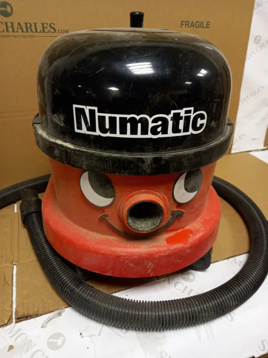 NUMATIC INTERNATIONAL HENRY HOOVER 