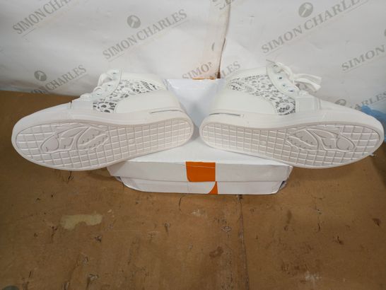 BOXED PAIR OF DESIGNER WHITE LACE DETAIL HIGH TOPS SIZE 40