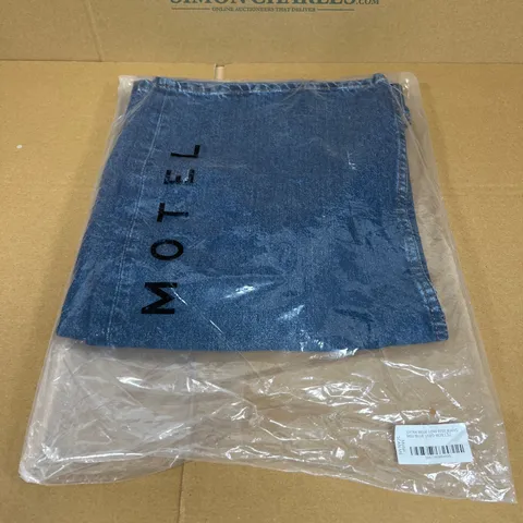 MOTEL EXTRA WIDE LOW RISE JEANS IN BLUE SIZE W28/L33