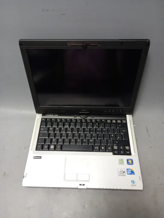 FUJITSU LIFEBOOK T900 LAPTOP IN BLACK/SILVER