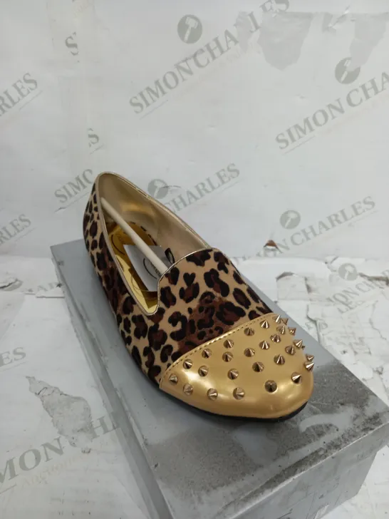 BOXED CASANDRA LEOPARD PRINT GOLD TOE SHOES - SIZE 6