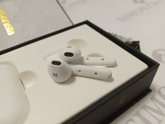 BOXED STOCKHOLM TRUE WIRELESS URBANISTA EARBUDS - WHITE