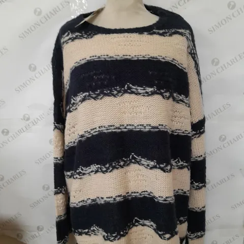 URBAN OUTFITTER PINK & BLUE LINED JUMPER SIZE MEDIUM