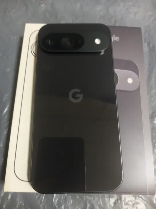 BOXED GOOGLE PIXEL 9 256GB MOBILE PHONE IN OBSIDIAN