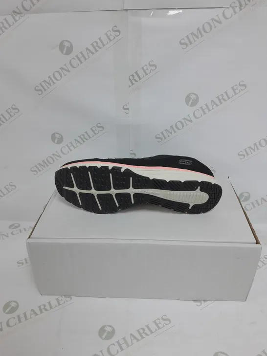 SKETCHERS GRATIS TRAINERS BLACK SIZE 6