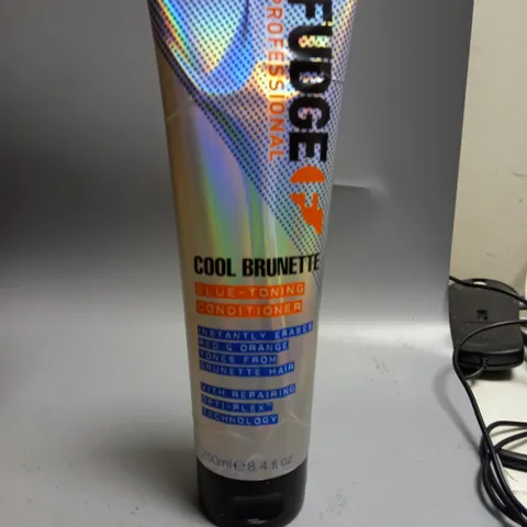 BOXED LOT OF APPROX. 23 FUDGE PROFESSIONAL COOL BRUNETTE BLUE-TONING CONDITIONER 250ML