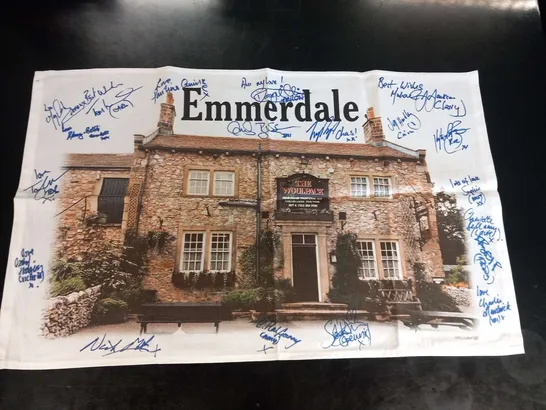 EMMERDALE'THE WOOLPACK' TEA TOWEL SIGNED BY THE CAST