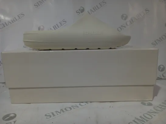 BOXED PAIR OF REPRESENT SLIDERS IN OFF WHITE UK SIZE 8