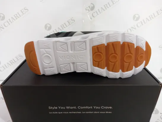 VIONIC WHITE & BLACK THREE ZONE COMFORT TRAINERS - SIZE 6