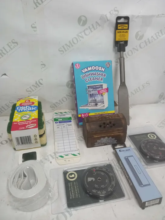 BOX OF APPROXIMATELY 15 ASSORTED COSMETIC ITEMS TO INCLUDE - DISH MATIC, DISHWASHER CLEANER, SDS PLUS ETC