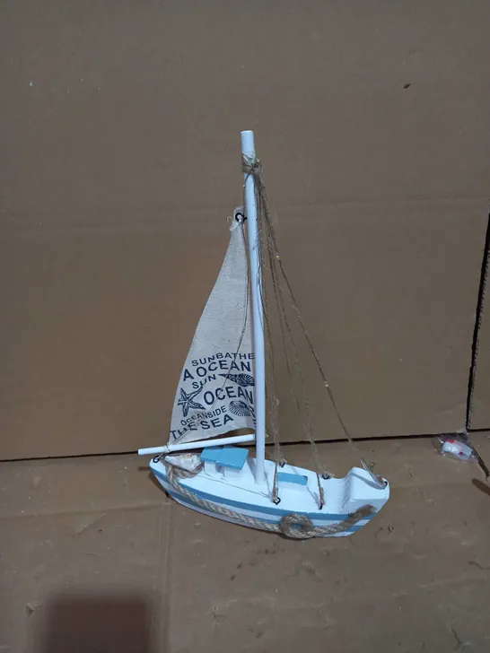 BOAT WITH SAIL ORNAMENT 