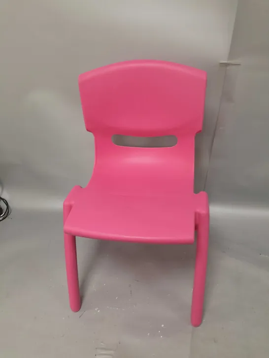 TODDLERS PINK PLASTIC GARDEN CHAIR 