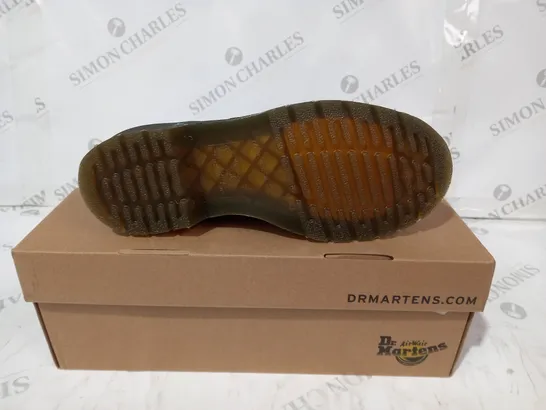 DR MARTINS 1460 PASCAL SIZE UK 5