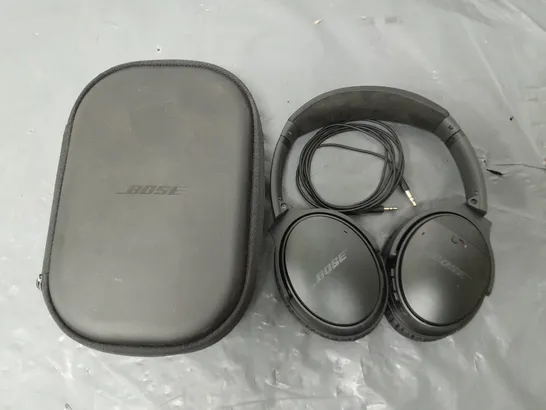 BOSE WIRELESS HEADPHONES IN CASE