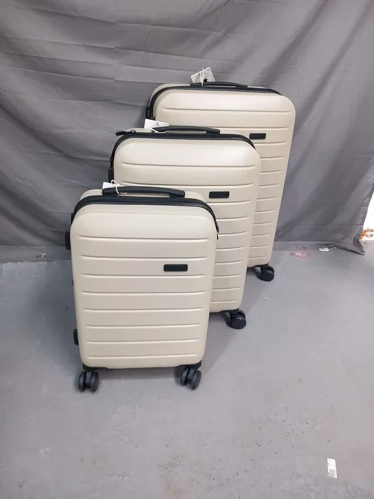 BOXED IT LUGGAGE TRAVEL SENTRY LEGION PLAZA TAUPE THREE PIECE LUGGAGE SET