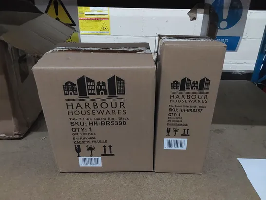 BOXED HARBOUR HOUSEWARES - MISMATCHED TOILET BRUSH AND BATHROOM BIN