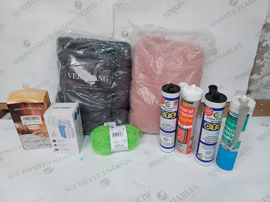 LOT TO CONTAIN APPROXIMATLEY 25 ASSORTED HOUSEHOLD PRODUCTS, INCLUDES TOWELS, DIY SILICONES & LINT AWAY ETC 