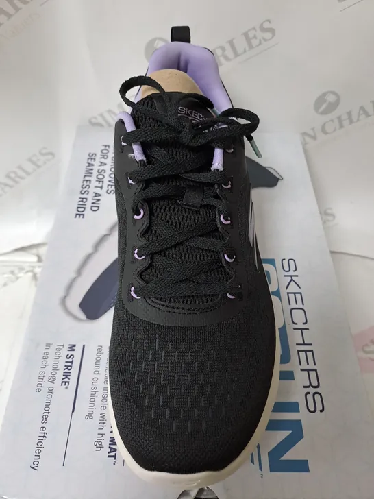 SKECHERS GO RUN LITE IN BLACK AND PINK SIZE 9 