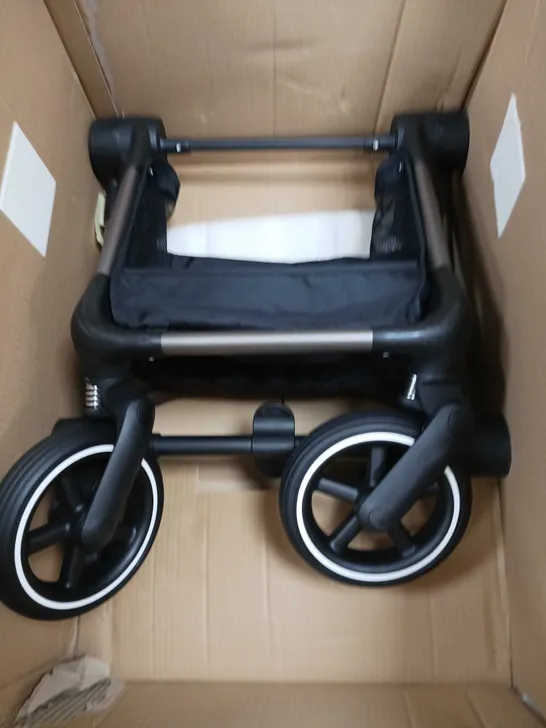 EOS 2 IN 1 PUSHCHAIR BUNDLE TRAVEL SYSTEM  RRP £619.99