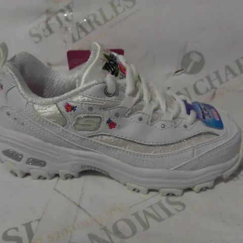 BOXED PAIR OF SKECHERS KIDS D LITES BRIGHT BLOSSOMS LACE CHUNKY TRAINERS IN WHITE W. FLORAL PRINT UK SIZE 12.5