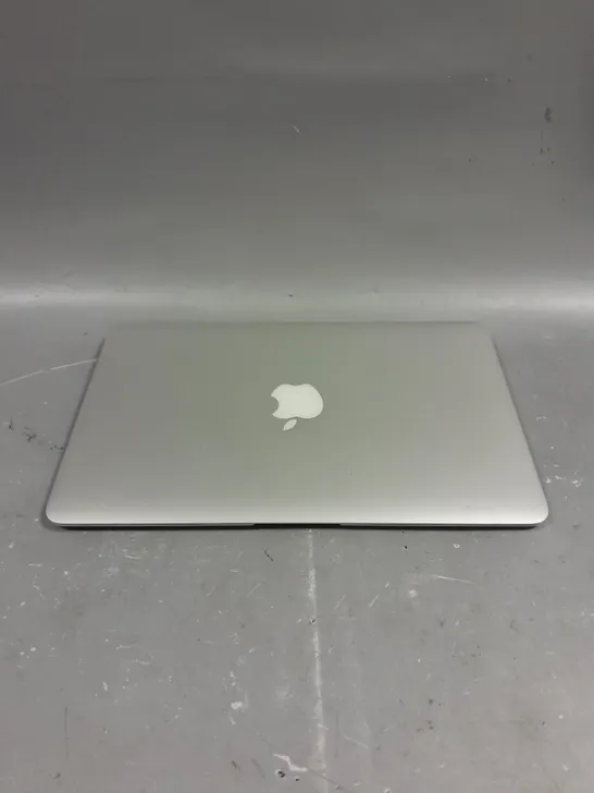 APPLE MACBOOK AIR - A1465