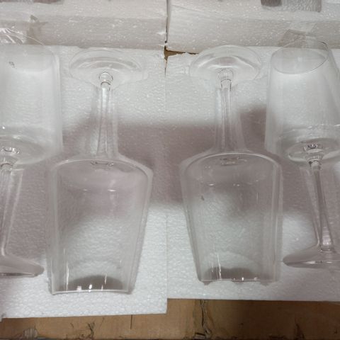 AMISGLASS SET OF GLASSES