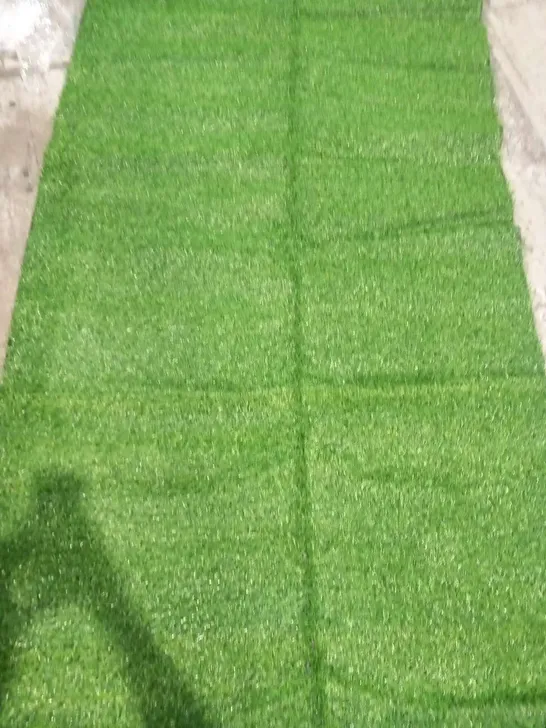 SIX ROLLS OF BRAND NEW MULTI PURPOSE PREMIUM GARDEN TURF (SIZE 200X100 CM PER ROLL)