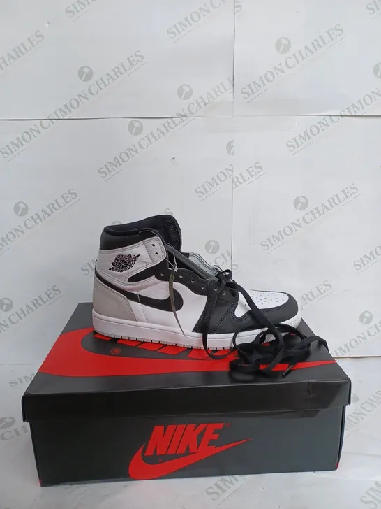 NIKE AIR JORDAN 1 RETRO HIGH OG - UK 9 