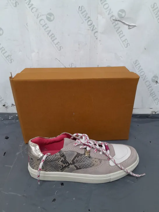 BOXED PAIR OF WHITE STUFF PINK/BROWN SNAKE PRINT TRAINERS SIZE 6