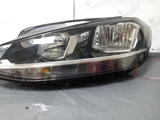 VW GOLF MK 7.5 - PASSENGER SIDE HEADLIGHT 