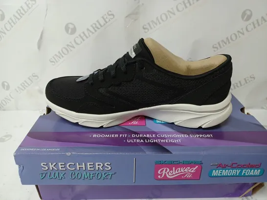 SKECHERS D'LUX BLACK TRAINER - SIZE UK 5.5