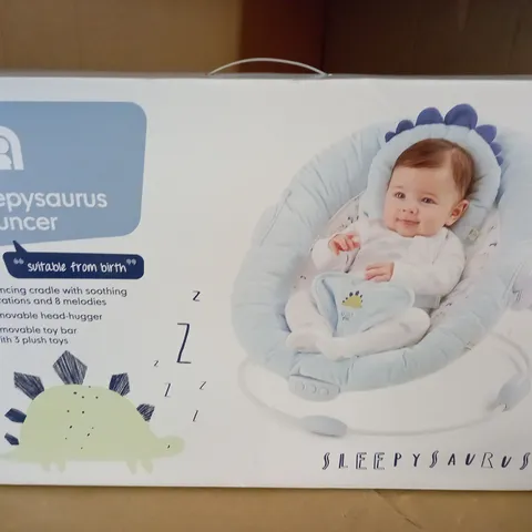 BOXED SLEEPYSAURUS BOUNCER - BIRTH+