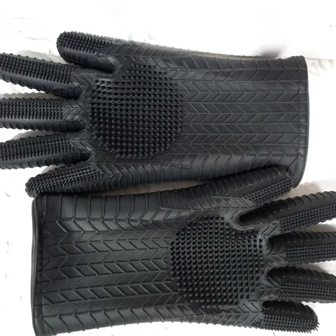 OUTLET COOK'S ESSENTIALS PAIR OF SCRUBBING GLOVES IN BLACK