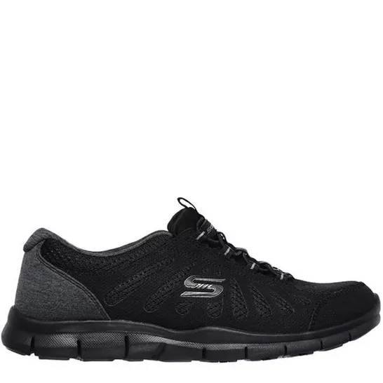 PAIR OF SKECHERS GRATIS TRAINERS IN BLACK SIZE 6 